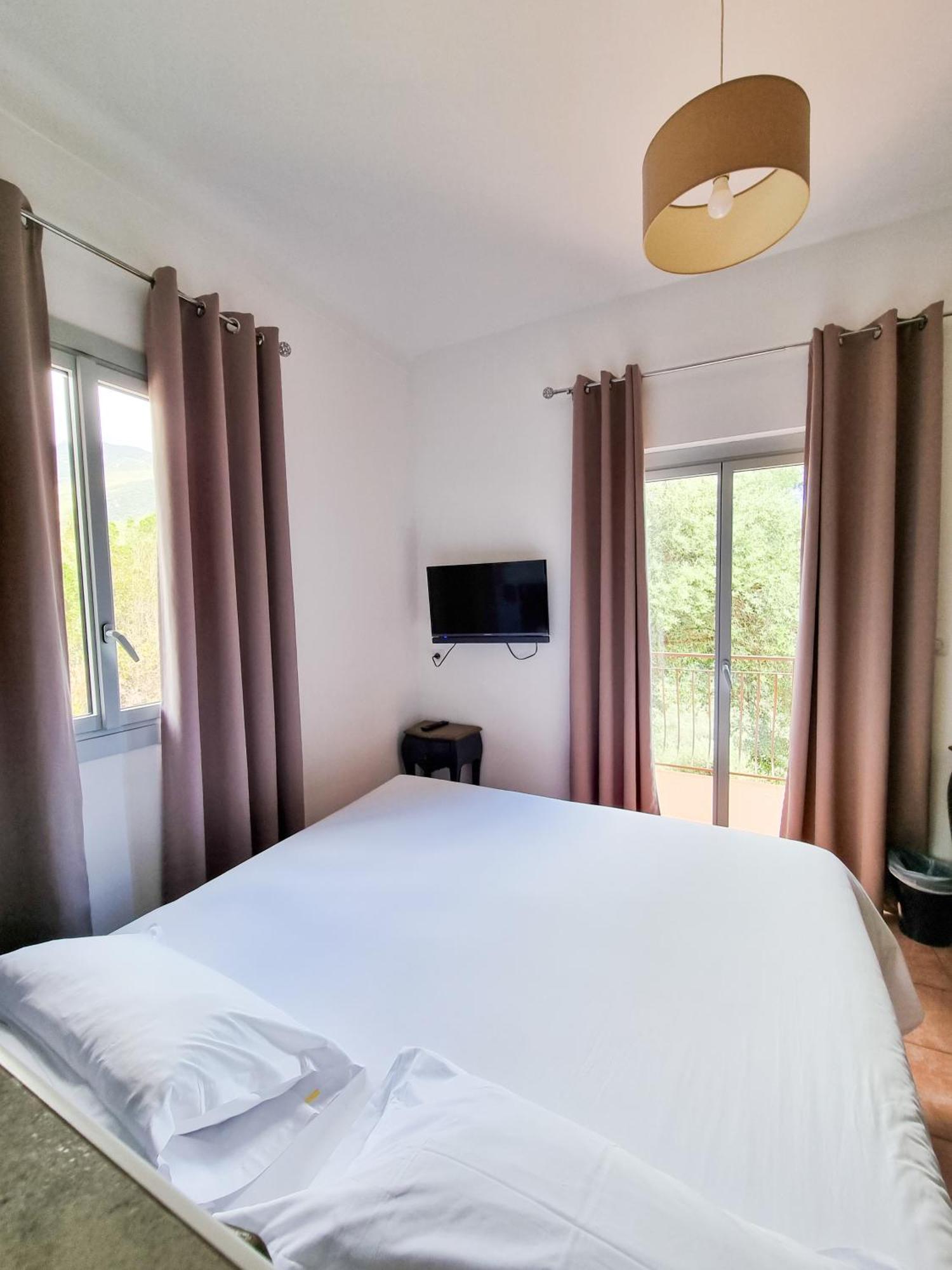 Hotel Villa Les Orangers Olmeto  Room photo